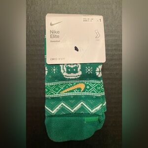 Nike Elite Dri-Fit‎ Christmas Crew Socks Green (Youth 3Y-5Y) (Woman’s 4-6)
